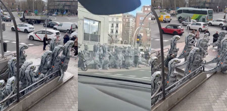 La surrealista escena de un grupo de dinosaurios invadiendo el metro de Madrid