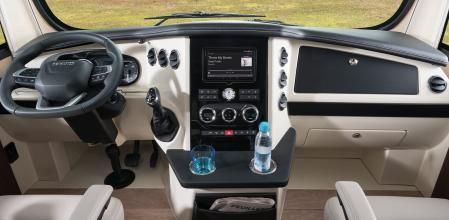 Puesto de conducción de la autocaravana liner Morelo Home 82 M&nbsp;