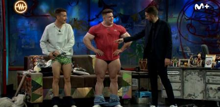 Grison y Joan Pradells se bajan los pantalones en 'La Resistencia'