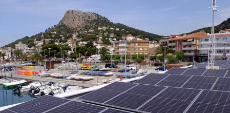 Placas solares instaladas en el Club Nàutic Estartit.