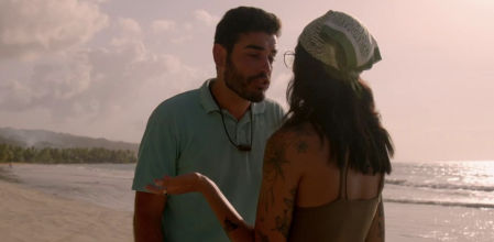 Sandra Barneda, obligada a intervenir y frenar una discusión entre una pareja de 'La isla de las tentaciones'