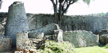 Parte de las ruinas de la ciudad Gran Zimbabue