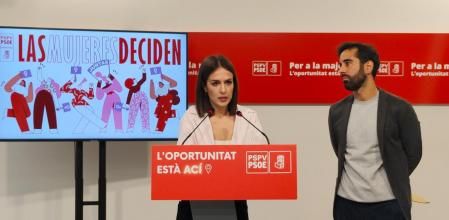 La vicsecretaria general del PSPV, Ana Domínguez, junto al secretario de Organización, José Muñoz, en rueda de prensa.