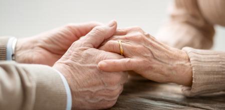 La iniciativa pretende alegrar las navidades a los mayores de nuestro país.