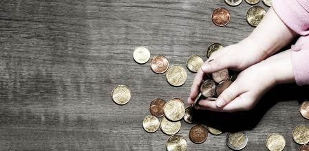 Solo el 37% de padres y madres da una paga a sus hijos, según una encuesta del centro de análisis Funcas