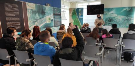 Una visita al parque natural de L'Albufera de un grupo de jóvenes de la residencia de La Pobla y el hogar de Campanar