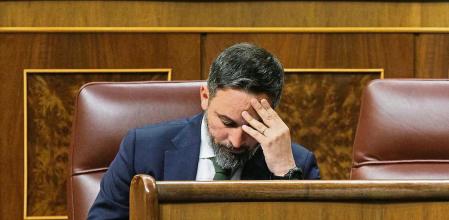 El líder de VOX, Santiago Abascal, durante una sesión plenaria, a 9 de febrero de 2023, en Madrid (España). Durante el pleno, el Gobierno encara las primeras votaciones del año en el Congreso con sus dos socios enfrentados por la Ley de Libertad Sexual o de 'solo sí es sí' y por la exclusión de los perros de caza de la Ley de Bienestar Animal, además se unen discrepancias con sus aliados parlamentarios que podrían llevar incluso a que salga adelante la reprobación del ministro del Interior. 09 FEBRERO 2023;PLENO;CONGRESO;CONGRESO DE LOS DIPUTADOS Eduardo Parra / Europa Press 09/02/2023