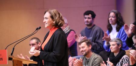 Ada Colau, presenta a los 20 primeros candidatos de su lista para las elecciones municipales del próximo mayo, en un acto celebrado este sábado en el Auditori ONCE de Barcelona