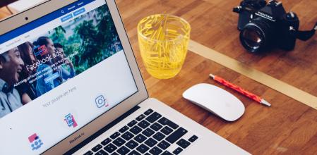 El conocimiento principal que debe tener un community manager es el manejo de las principales redes sociales.