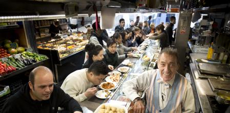 BARCELONA-JUANITO DEL BAR PINOTXO-PREMIO CIUTAT DE BARCELONA-EN LA BOQUERIA- FOTO ANA JIMENEZ