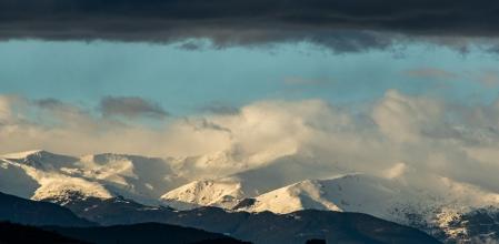 Se abre el telón del Puigmal nevado.