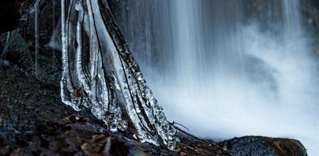 Hielo y agua en la Riera Major.
