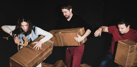 El Tantarantana presenta 'Mitja taronja', escrita i dirigida per Sílvia Navarro. Una comèdia interpretada per Júlia Santacana, Adrià Díaz i Marçal Bayona