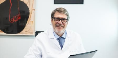 El Dr. Rabat es cirujano ortopédico, traumatólogo y especialista en cirugía del pie y
tobillo.