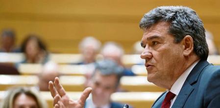 MADRID, 21/02/2023.-El ministro de Seguridad Social, José Luis Escrivá, interviene durante la sesión de control que celebra el pleno del Senado este martes. EFE/ Mariscal