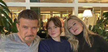 Antonio Banderas comparte una imagen junto a su hija y su exmujer