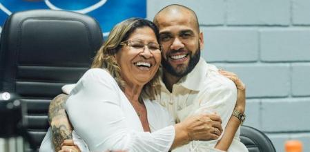 La madre de Dani Alves cree en la inocencia de su hijo
