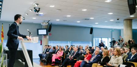 El conseller Torrent, en su intervención durante el acto de ratificación del acuerdo de reindustrialización de Nissan