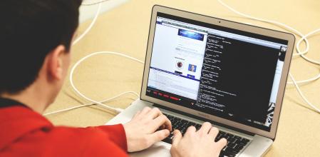 Para un ataque de spear phishing los delincuentes recaban información de la víctima y así pueden personalizar el mensaje.