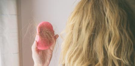 Vitaminas para evitar la caída del cabello.