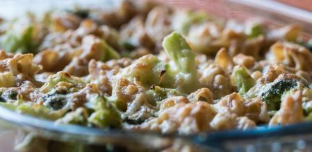 Macarrones de queso y brócoli