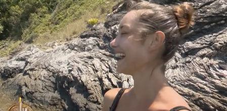 Adara se parte de la risa tras ver casi desnudo a Bosco