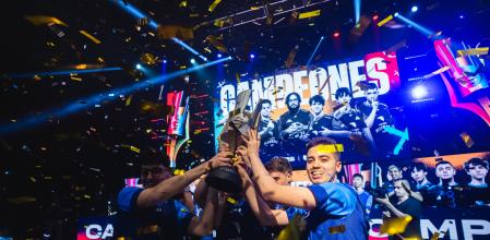 Movistar Riders levanta la copa de la Superliga de League of Legends