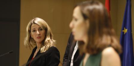 La vicepresidenta tercera del Gobierno, Yolanda Díaz, y la ministra de Derechos Sociales y Agenda 2030, Ione Belarra