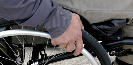 El alquiler de artículos ortopédicos es una buena opción para lesiones temporales.