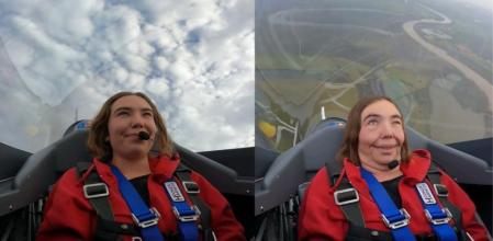 La joven parece envejecer varios años por la fuerza de la maniobra