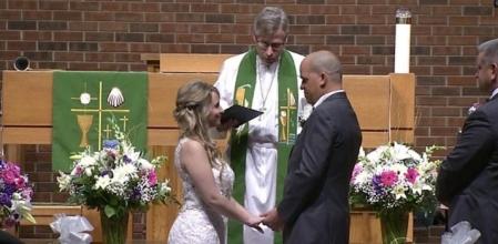 La pareja durante su boda&nbsp;