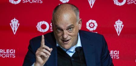 El presidente de la LFP, Javier Tebas, durante rueda de prensa este martes tras una visita al Estadio de El Molinón-Enrique Castro 'Quini'