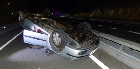 El vehículo accidentado en la C-55 en Manresa, en sentido norte