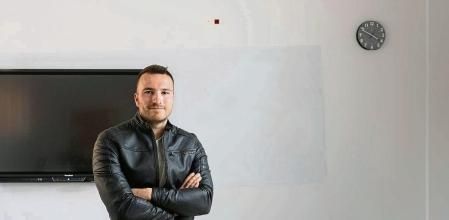 Telmo Lazkano, historiador y Profesor formado en psicología y redes sociales