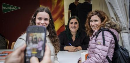 23 - 04 - 2023 / Barcelona / Ambient Diada Sant Jordi / Foto: Llibert Teixidó - Elisabet Benavent