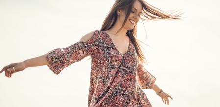 Elige la mejor ropa para no pasar calor durante estos días