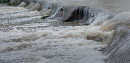 Crecida del río Ges en Torelló con las últimas lluvias.