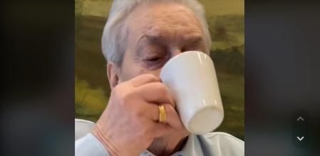 La divertida abuela de 92 años que ama los chupitos: “Que no falte el whisky, da igual el helado”