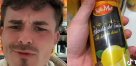 Jesús muestra los productos que ha encontrado en Lidl