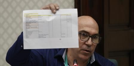 Manuel Barbero, padre de una víctima, ante el Parlament