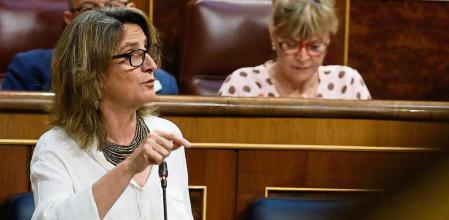 MADRID, 10/05/2023.- La vicepresidenta tercera y ministra para la Transición Ecológica y el Reto Demográfico, Teresa Ribera, interviene en la última sesión de control antes de la campaña de las elecciones municipales y autonómicas del 28 M, este miércoles en el Congreso de los Diputados en Madrid. EFE/Javier Lizón
