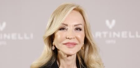 Carmen Lomana, operada de un tumor detrás de la oreja