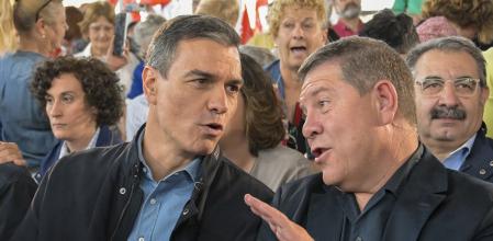 Sánchez acompañó ayer a García-Page, quien hizo valer su autonomía para criticar ante el líder del PSOE los pactos con Bildu