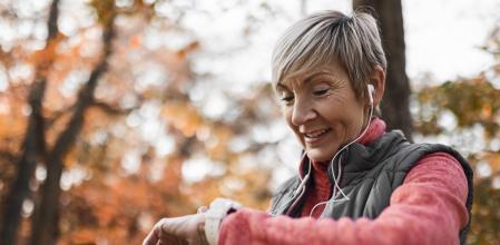 Los avances tecnológicos proporcionan soluciones de autoservicio idóneas para
controlar los signos vitales de cada usuario, con programas personalizados para, por
ejemplo, mantenerse activos