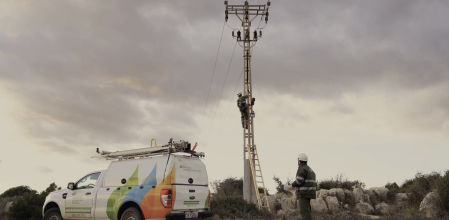 Las redes de transporte y electricidad desde la generación hasta el consumo, tradicionalmente estáticas y unidireccionales, deben dar respuesta a un nuevo entorno en el que la energía es bidireccional
