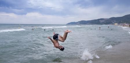 Castelldefels tiene una de las playas metropolitanas más populares