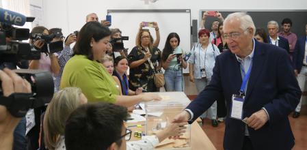 Juan José Imbroda vota este 28-M en Melilla