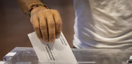 28 - 05 - 2023 / Barcelona / Elecciones en mercado Galvany - Trias votando / foto: Llibert Teixidó
