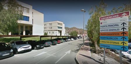 La mujer herida fue trasladada al Hospital Rafael Méndez, de Lorca.