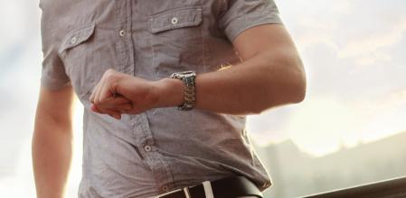 Se pregunta cómo hacen los españoles para despertarse tan pronto e irse a dormir tan tarde: “Mucha cafeína”